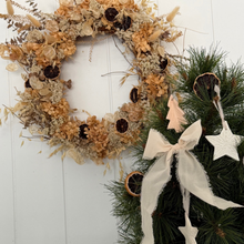 Load image into Gallery viewer, Dried Floral Wreath Arranging Workshop